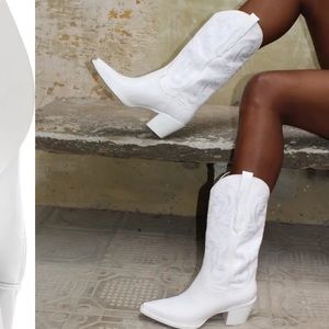 NEW UNWORN Dagget Western Boot, White
JEFFREY CAMPBELL - Size 7